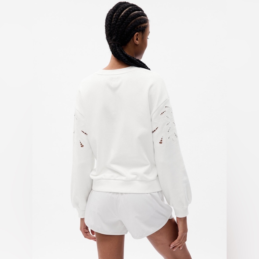 Gap NWT VintageSoft Eyelet-Sleeve Embroidered Crew Neck Sweatshirt White M - Picture 9 of 9